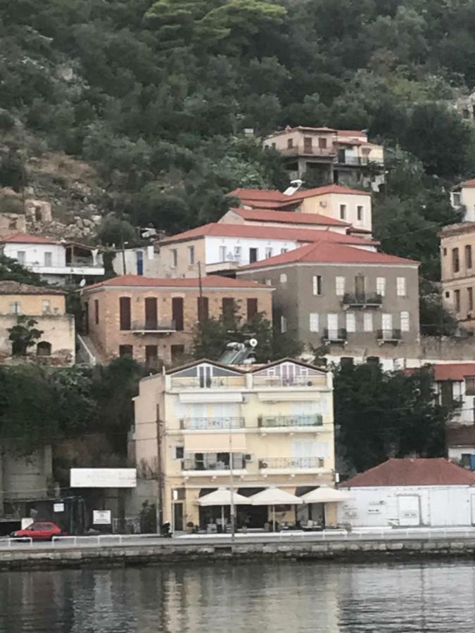 Casa Laryssiou Villa Gythio Exterior photo